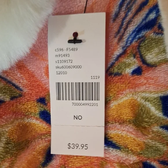 Lane Bryant Faux Fur Pull Through Scarf NWT - Picture 3 of 5